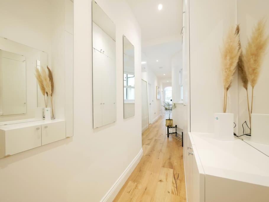 Newly Refurbished 2 Bed Apartment In Paddington Londen Buitenkant foto
