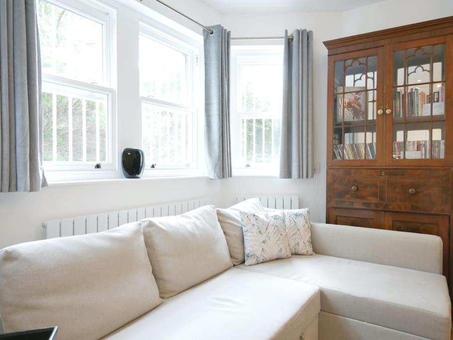 Newly Refurbished 2 Bed Apartment In Paddington Londen Buitenkant foto