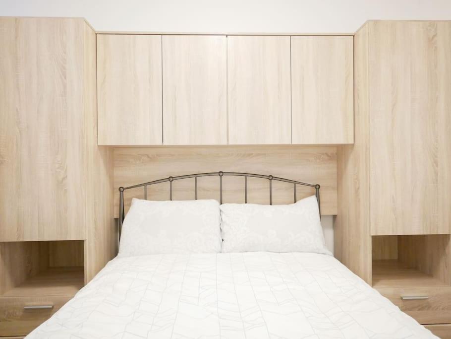 Newly Refurbished 2 Bed Apartment In Paddington Londen Buitenkant foto